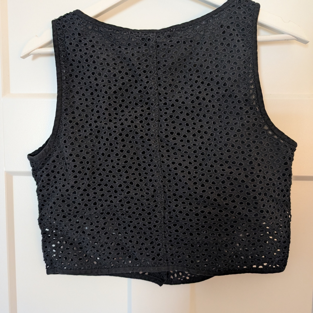 Everlane Black Eyelet Button-Front Crop Top - Picture 3 of 4